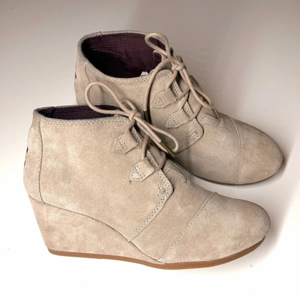 Toms Women’s Desert Wedge Heel Suede Leather Lace-up Ankle Bootie Size- 8.5